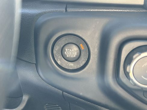 Used 2023 Jeep Gladiator Overland image 35