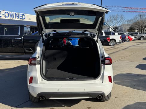 Certified 2023 Ford Escape ST-Line w/ Tech Pack #1 image 8