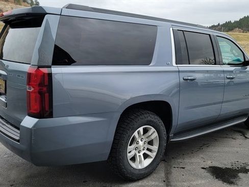 Used 2016 Chevrolet Suburban LT w/ Luxury Package image 7