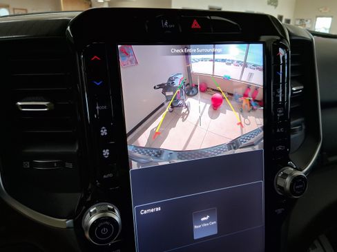 New 2026 RAM 1500 Big Horn AWD/4WD image 11