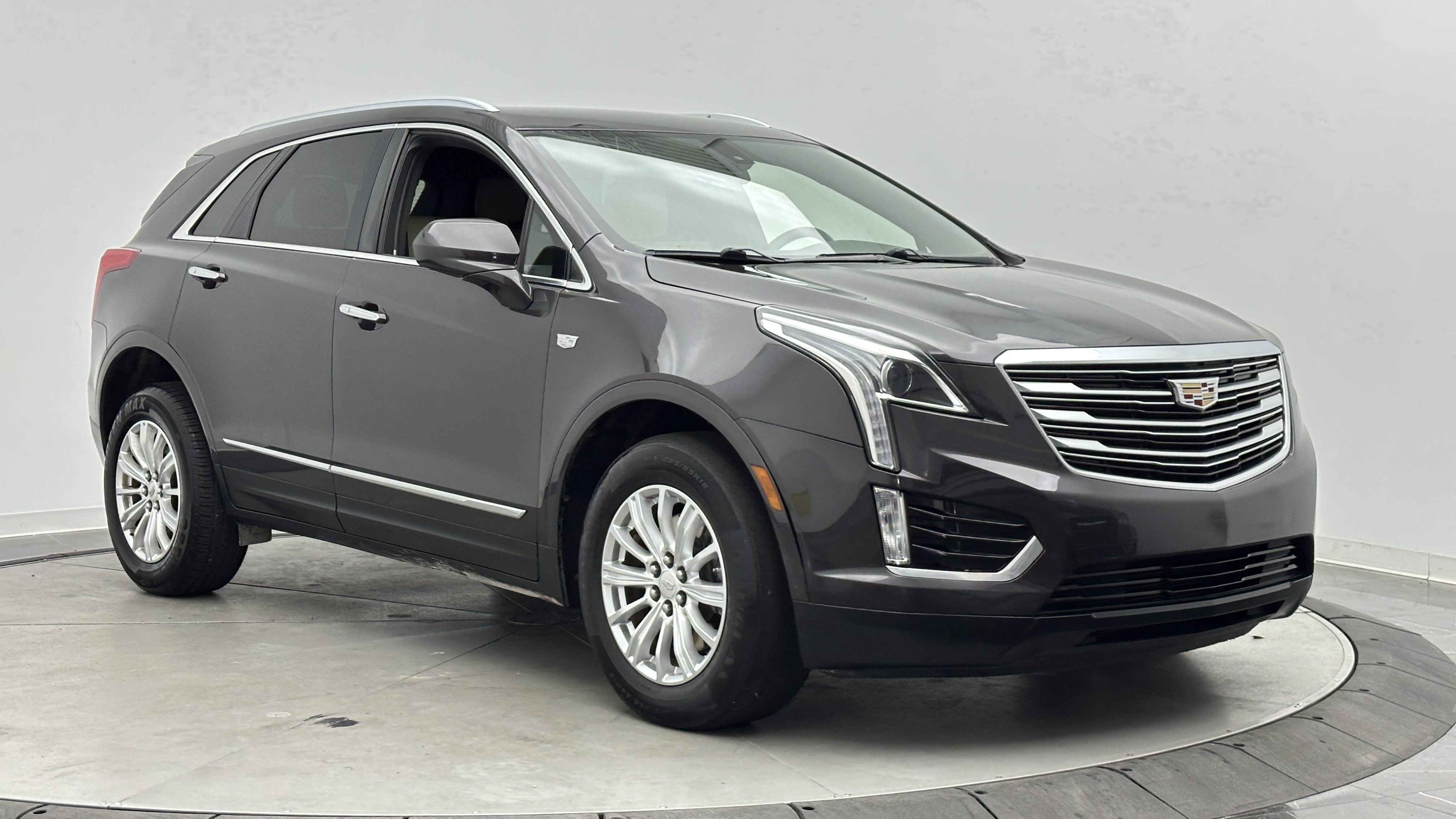 Used 2018 Cadillac XT5 FWD w/ LPO, Wheel Lock Package image 3