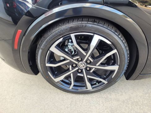 New 2026 Toyota Prius Plug-In Hybrid image 12