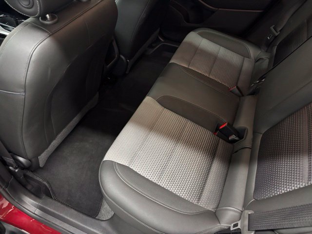 Used 2025 Chevrolet Trax LT w/ Sunroof Package FWD image 11