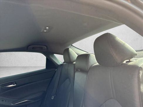Used 2019 Toyota Avalon XLE w/ Moonroof Package FWD image 14