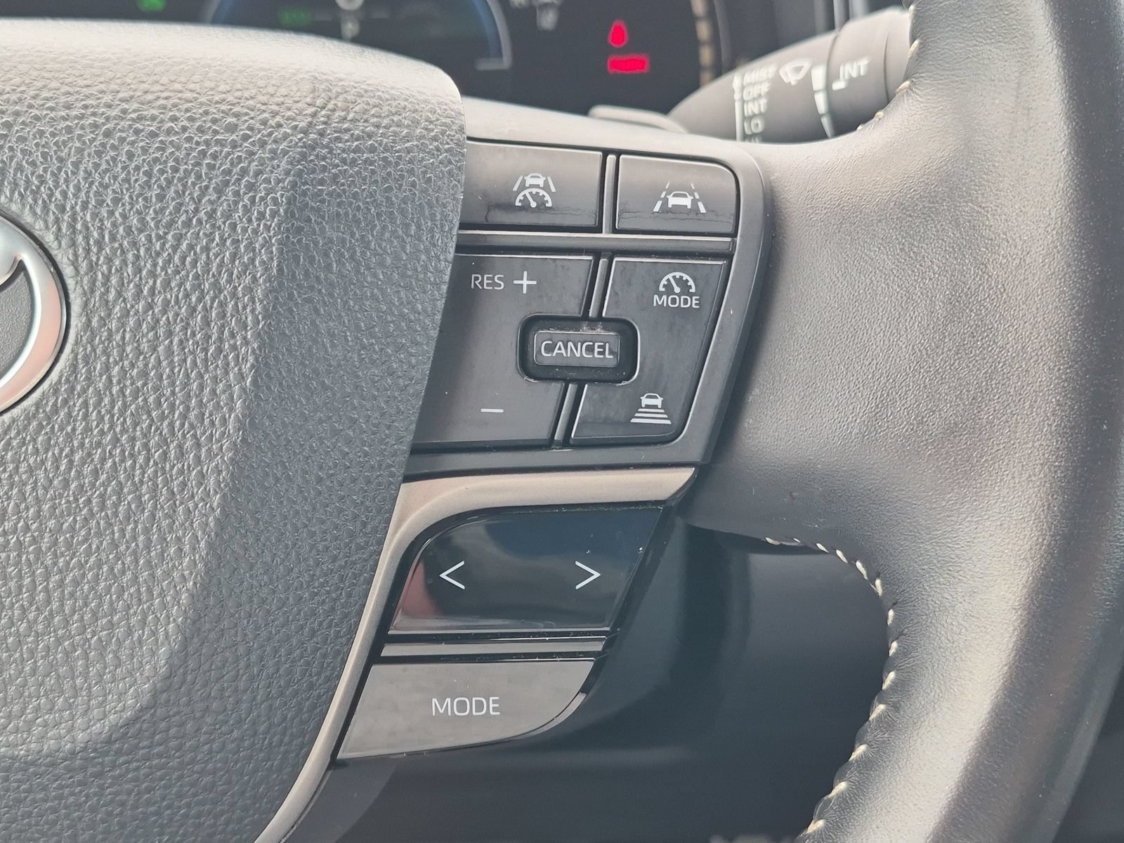 Used 2025 Toyota Camry SE FWD image 10