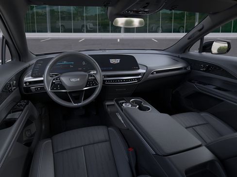 Used 2025 Cadillac Lyriq Luxury AWD/4WD image 15