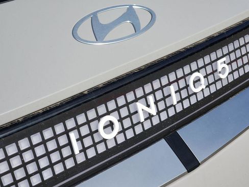 New 2026 Hyundai Ioniq 5 Limited image 8