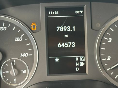 Used 2023 Mercedes-Benz Metris image 4