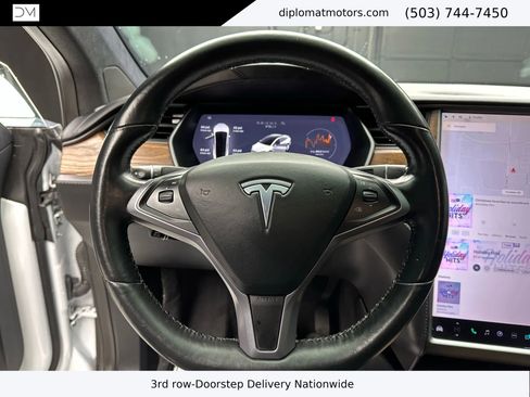 Used 2018 Tesla Model X 75D image 27