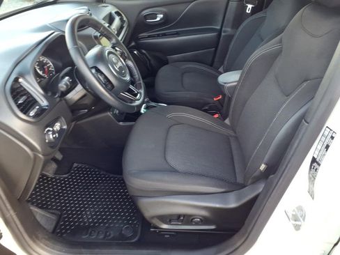 Used 2022 Jeep Renegade Altitude w/ Convenience Group AWD/4WD image 9