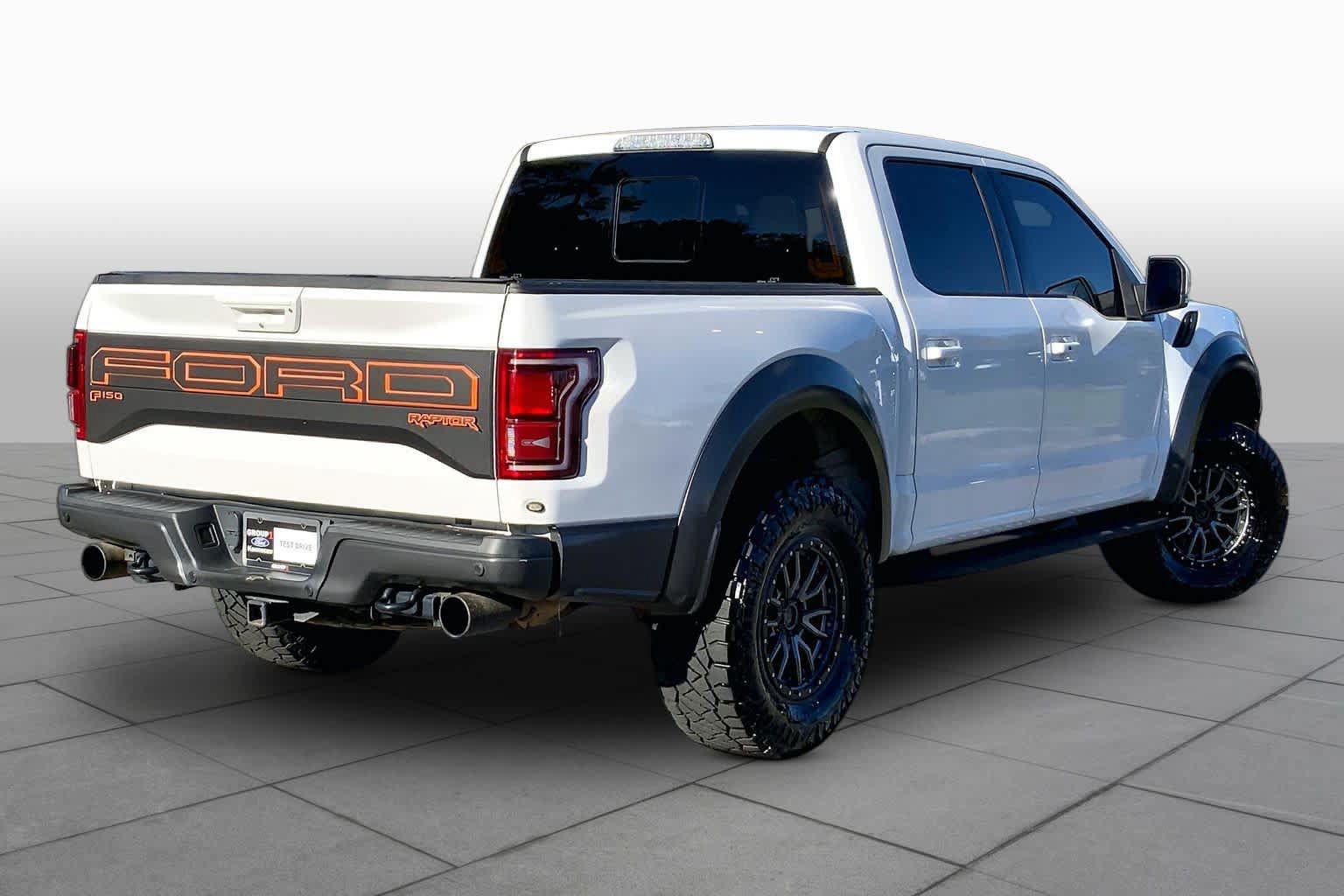 Used 2017 Ford F150 Raptor w/ Equipment Group 802A Luxury AWD/4WD image 13