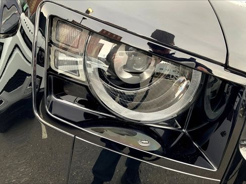 Used 2024 Land Rover Defender 110 V8 image 27