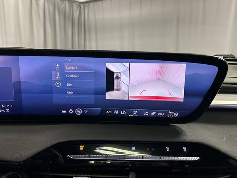 Used 2025 Buick Enclave Avenir w/ Super Cruise Package AWD/4WD image 18