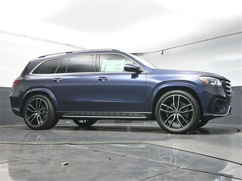 New 2026 Mercedes-Benz GLS 450 4MATIC image 33