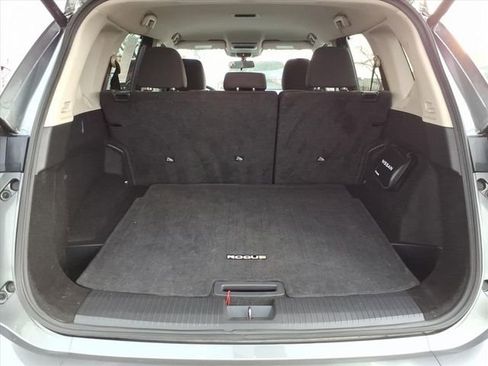 Used 2025 Nissan Rogue SV image 15