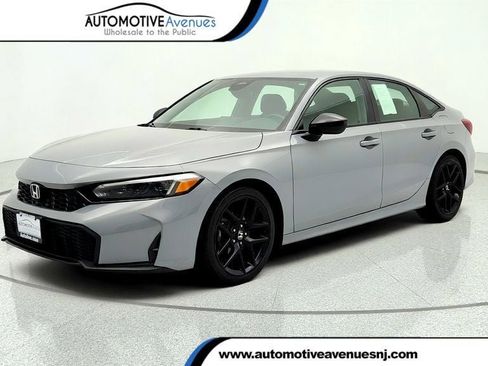Used 2025 Honda Civic Sport image 1