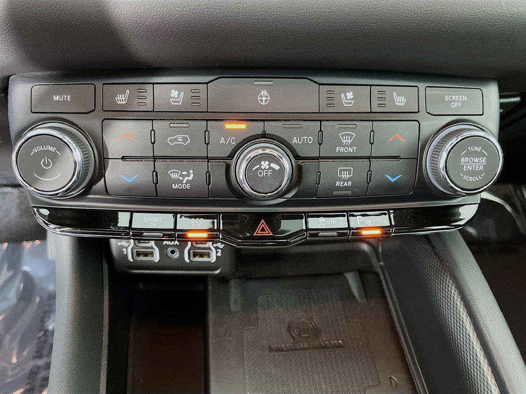 Used 2024 Dodge Durango R/T AWD/4WD image 23
