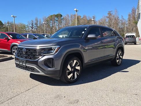 Used 2025 Volkswagen Atlas Cross Sport SE image 4