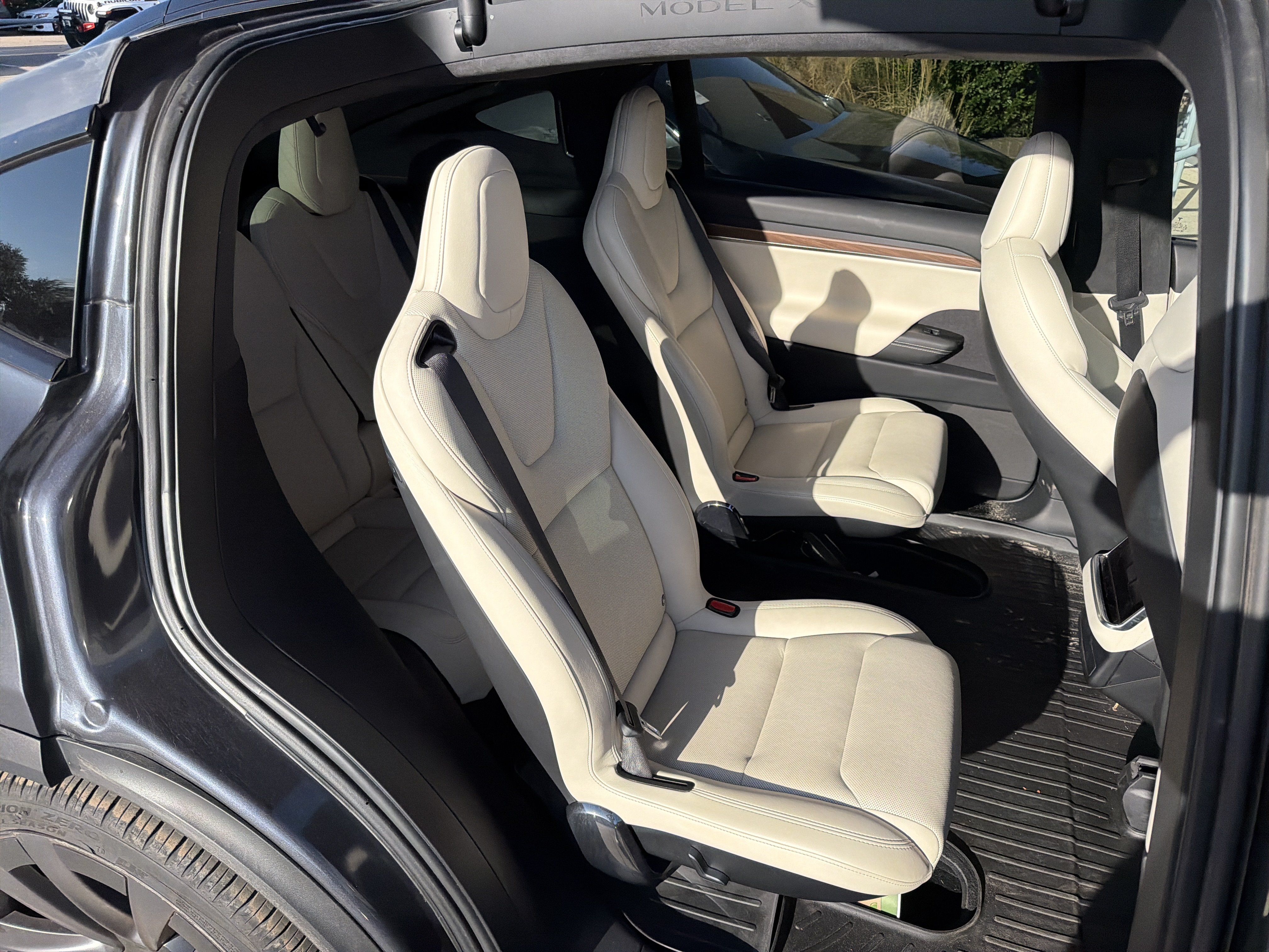 Used 2022 Tesla Model X AWD/4WD image 3