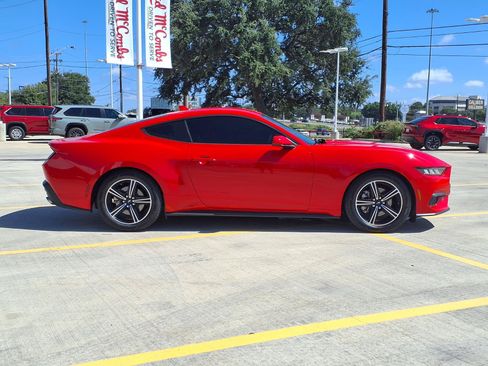 Used 2024 Ford Mustang Coupe RWD image 4