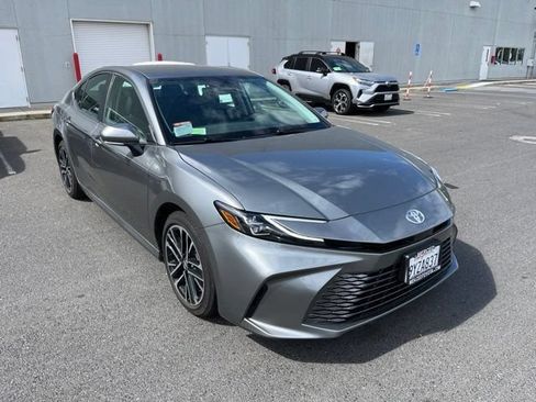 Used 2026 Toyota Camry XLE FWD image 3