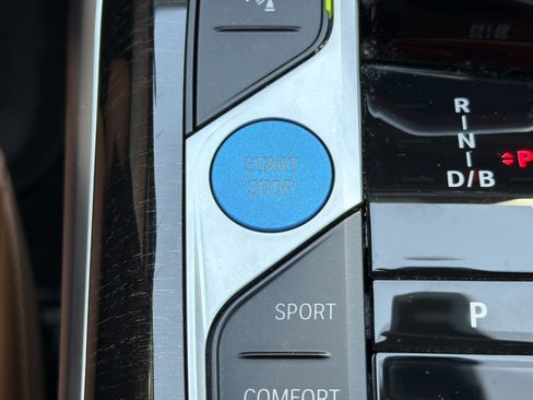 Used 2024 BMW i4 eDrive35 w/ Premium Package RWD image 10