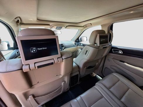 Used 2016 Jeep Grand Cherokee Overland AWD/4WD image 30