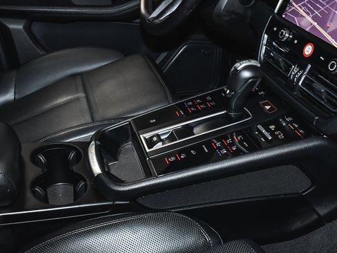 Used 2024 Porsche Macan image 60