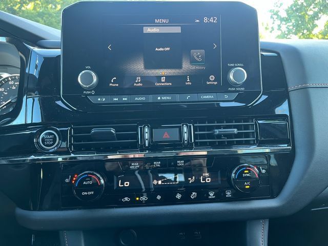 Used 2024 Nissan Pathfinder Rock Creek AWD/4WD image 16
