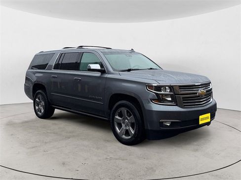 Used 2019 Chevrolet Suburban Premier image 7