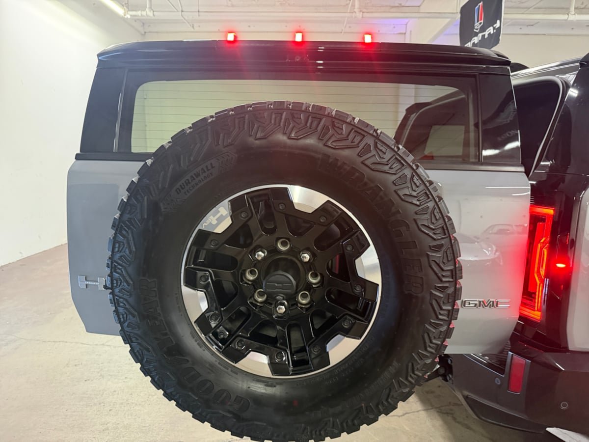 Used 2024 GMC Hummer EV 3X w/ Extreme Off-Road Package AWD/4WD image 24