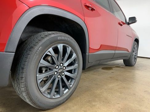 Used 2023 Chevrolet Traverse RS image 40