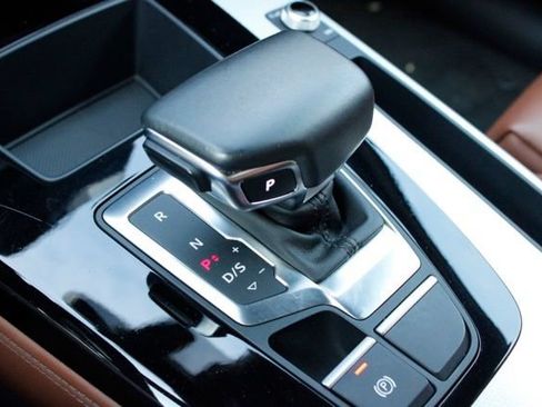 Used 2024 Audi Q5 2.0T Premium Plus AWD/4WD image 31