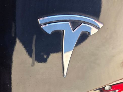 Used 2021 Tesla Model Y Long Range image 13