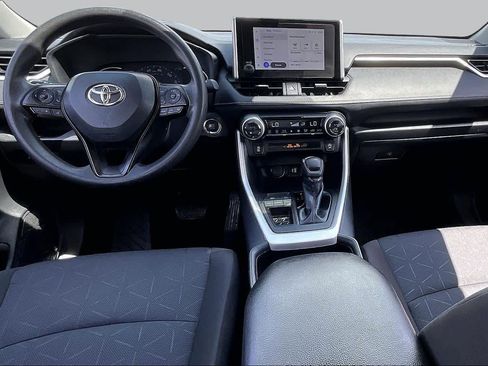 Used 2025 Toyota RAV4 XLE FWD image 16
