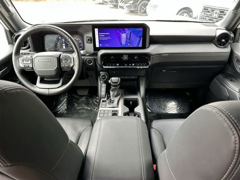 Used 2024 Toyota Land Cruiser image 9