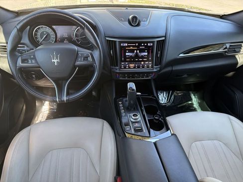 Used 2022 Maserati Levante GT image 11
