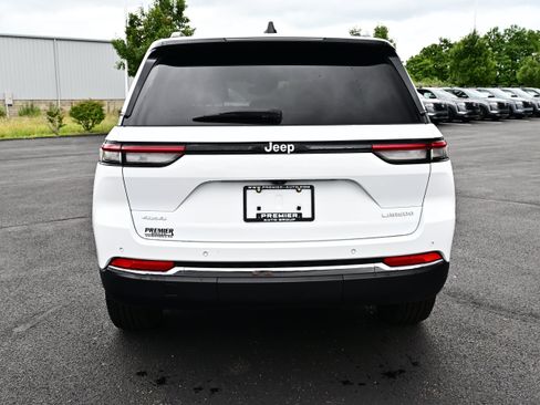 Used 2024 Jeep Grand Cherokee Laredo X AWD/4WD image 7