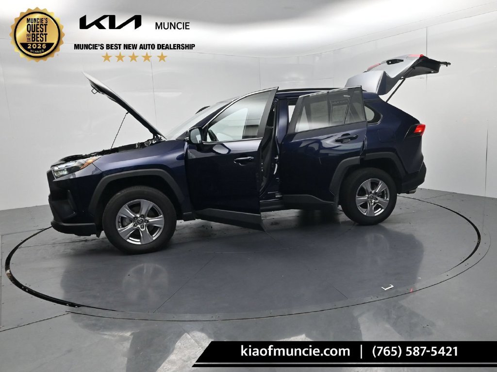 Used 2025 Toyota RAV4 XLE AWD/4WD image 57