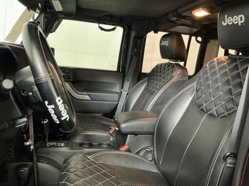 Used 2015 Jeep Wrangler Unlimited Sport w/ Connectivity Group AWD/4WD image 20