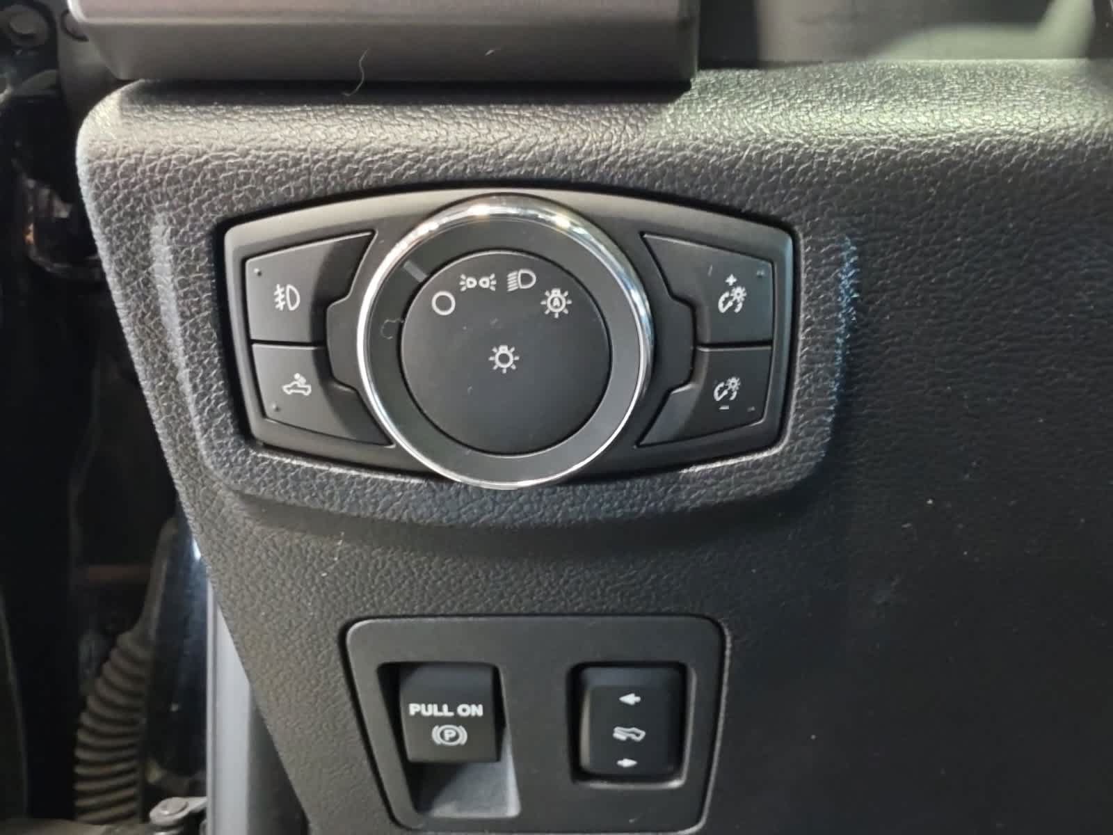 Used 2017 Ford F150 XLT w/ Equipment Group 302A Luxury AWD/4WD image 23