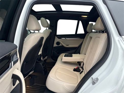 Used 2021 BMW X1 sDrive28i w/ Convenience Package image 11