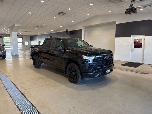 Used 2023 Chevrolet Silverado 1500 RST image 4