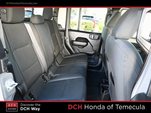 Used 2022 Jeep Gladiator Sport image 20