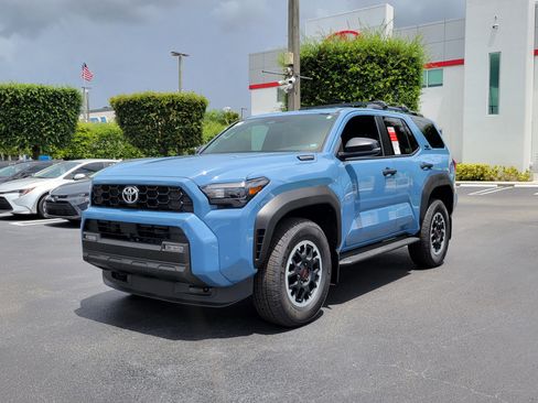 Used 2025 Toyota 4Runner 4WD image 5