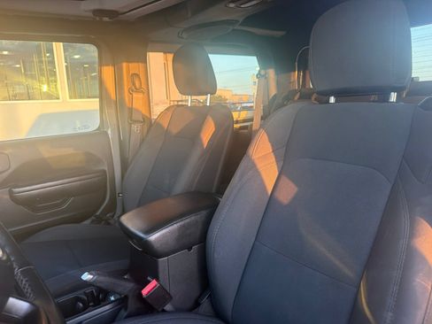 Used 2021 Jeep Wrangler Sport AWD/4WD image 10