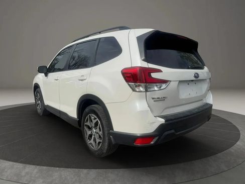 Used 2019 Subaru Forester Premium AWD/4WD image 7
