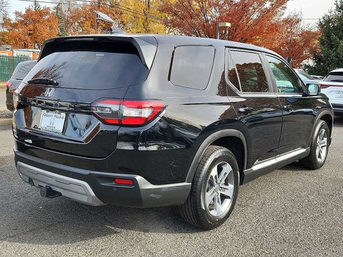 Certified 2023 Honda Pilot EX-L image 6