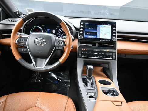 Used 2020 Toyota Avalon Limited image 20