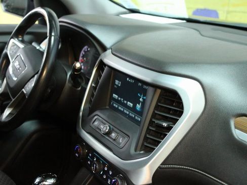 Used 2019 GMC Acadia SLE image 8